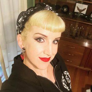 Meet your Posher, Shari